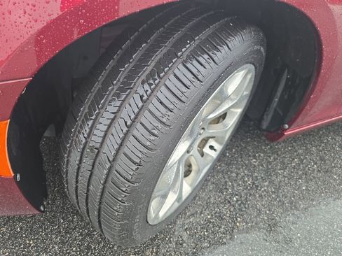 Used 2018 Chrysler 300 C w/ Safetytec Plus Group RWD image 30