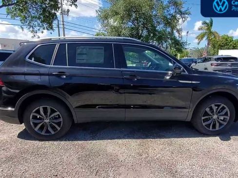 Certified 2023 Volkswagen Tiguan SE image 9