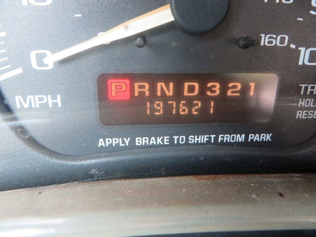 Used 2002 GMC Savana 1500 w/ SLE Marketing Option Pkg 3 RWD image 14