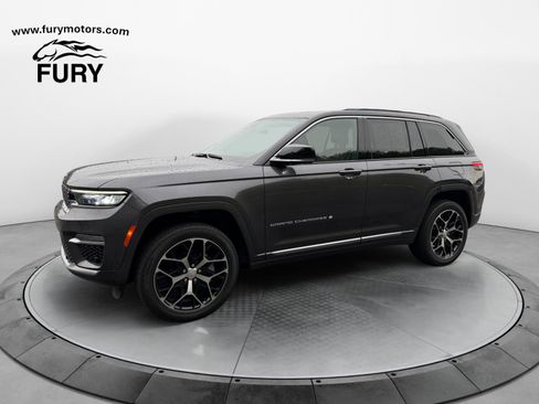 Used 2024 Jeep Grand Cherokee Summit AWD/4WD image 7
