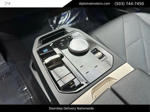 Used 2024 BMW iX xDrive50 w/ Sport Package AWD/4WD image 35