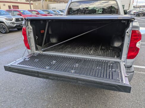 Used 2017 Toyota Tundra SR5 image 18