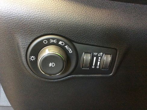 New 2026 Jeep Compass Latitude image 16