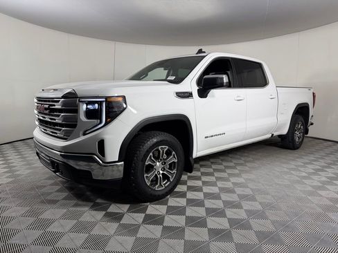 Used 2024 GMC Sierra 1500 SLE w/ X31 Off-Road Package AWD/4WD image 3