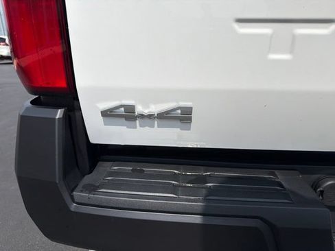 Used 2024 Toyota Tacoma SR AWD/4WD image 11
