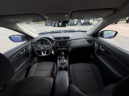 Used 2019 Nissan Rogue S w/ Special Edition Package FWD image 24