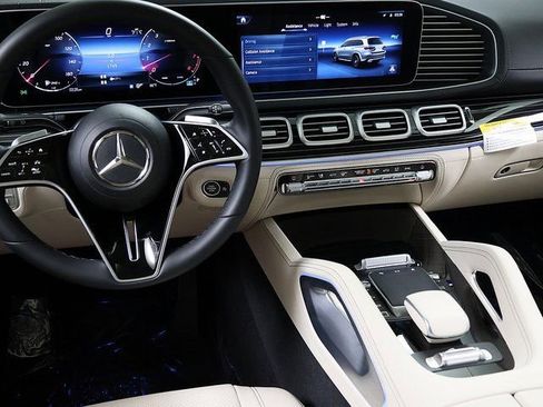 Certified 2026 Mercedes-Benz GLS 450 4MATIC image 17
