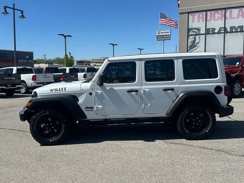 Used 2022 Jeep Wrangler Unlimited Sport AWD/4WD image 3