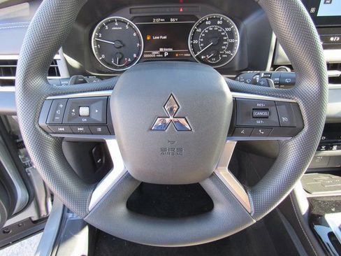 New 2026 Mitsubishi Outlander ES image 20