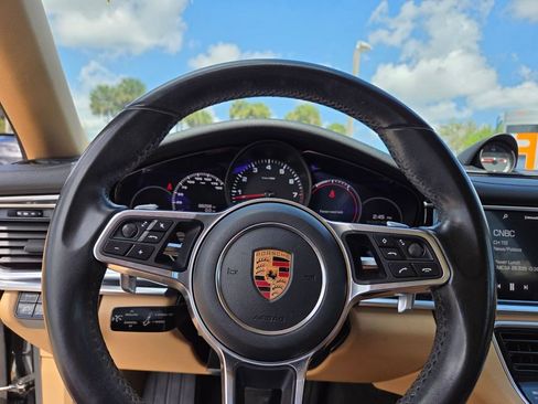Used 2018 Porsche Panamera image 14