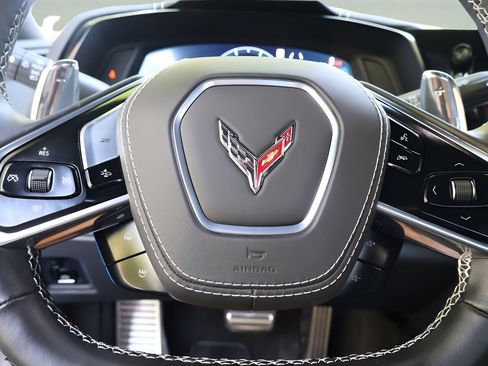 Used 2025 Chevrolet Corvette Stingray Convertible w/ 1LT RWD image 18