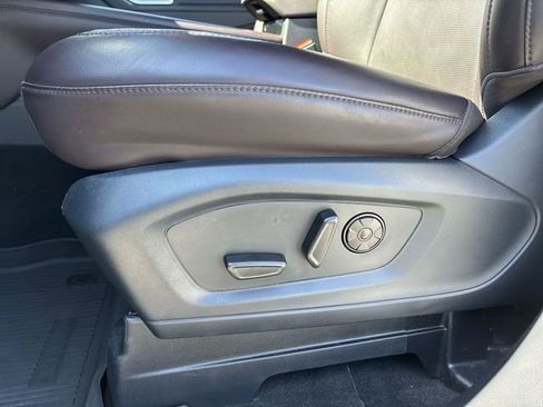 Used 2025 Ford Explorer Platinum RWD image 14