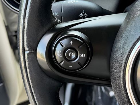 Used 2018 MINI Cooper 2-Door Hardtop FWD image 28