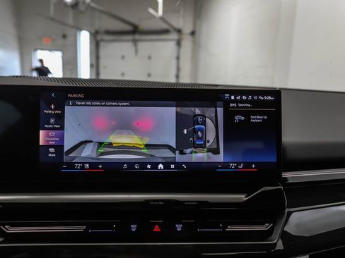 Used 2026 BMW 530i xDrive 530i xDrive w/ Premium Package image 19