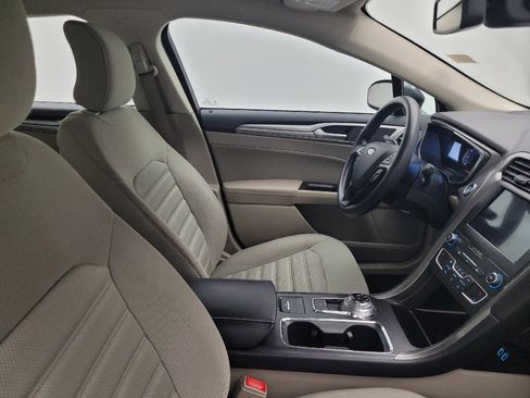 Used 2019 Ford Fusion SE FWD image 21