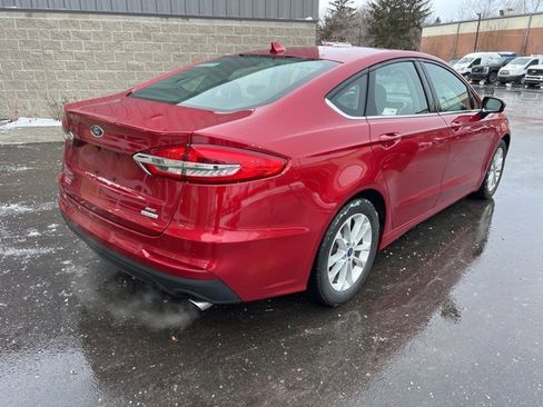 Used 2020 Ford Fusion SE image 5