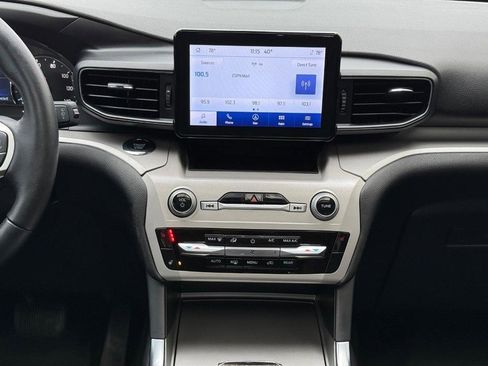 Certified 2023 Ford Explorer XLT image 12
