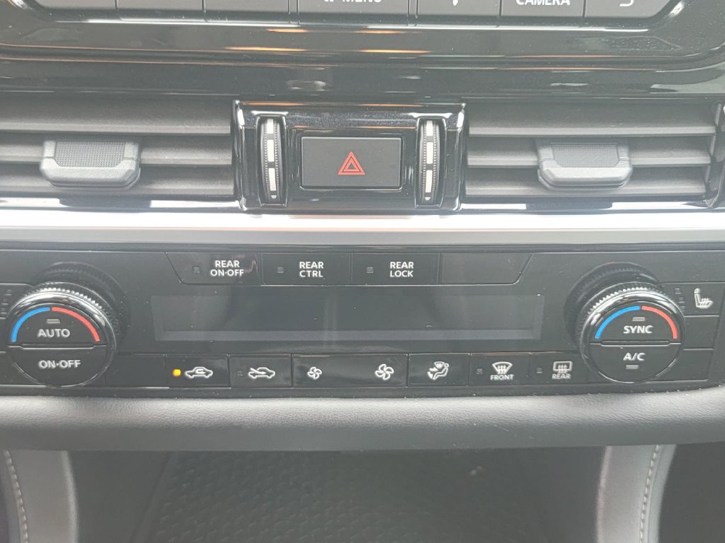Used 2025 Nissan Pathfinder SV AWD/4WD image 26
