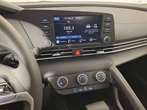 Used 2026 Hyundai Elantra SE FWD image 14