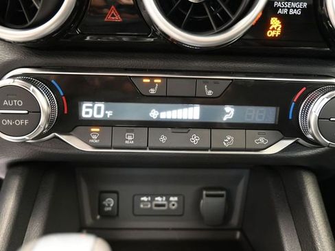 Used 2025 Nissan Sentra SR image 13