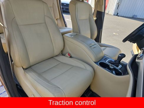 Used 2017 Toyota Highlander XLE AWD/4WD image 15