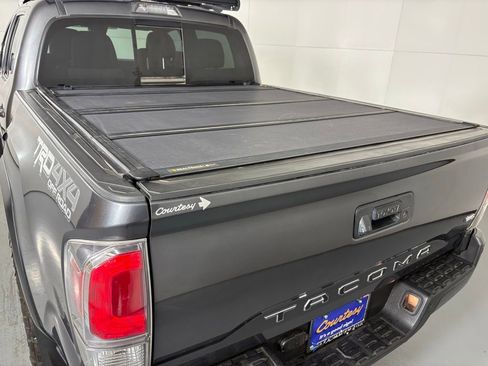 Used 2021 Toyota Tacoma TRD Off-Road image 37