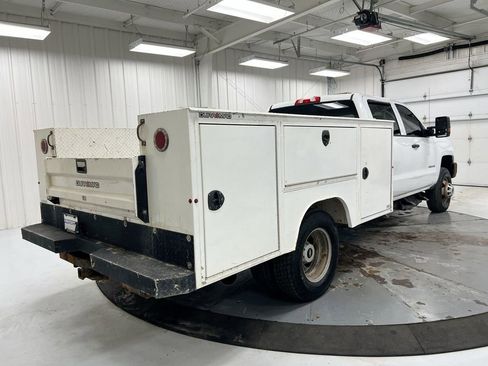 Used 2019 Chevrolet Silverado 3500 W/T w/ WT Convenience Package AWD/4WD image 3