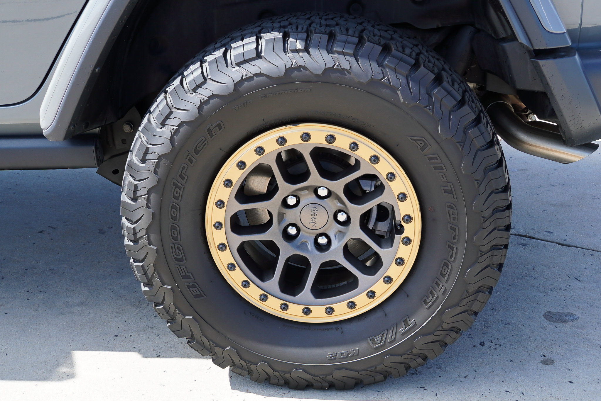 Used 2022 Jeep Wrangler Unlimited Rubicon w/ Xtreme Recon 35" Tire Package AWD/4WD image 13