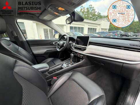 Used 2022 Jeep Compass Latitude AWD/4WD image 32