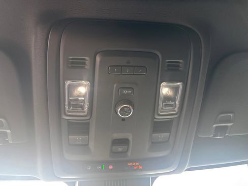Used 2023 Chevrolet Tahoe Z71 AWD/4WD image 35