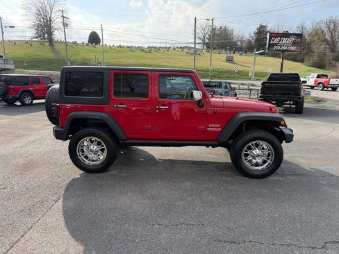 Used 2012 Jeep Wrangler Unlimited Sport image 6