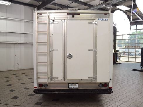 Used 2023 Ford E-450 and Econoline 450 Super Duty w/ Power Windows & Locks Group RWD image 4