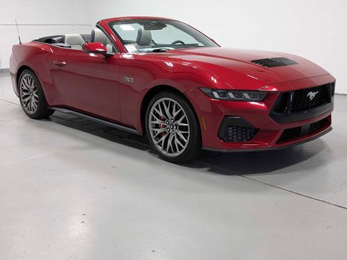 Used 2024 Ford Mustang GT Premium image 7