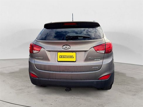 Used 2011 Hyundai Tucson Limited image 3
