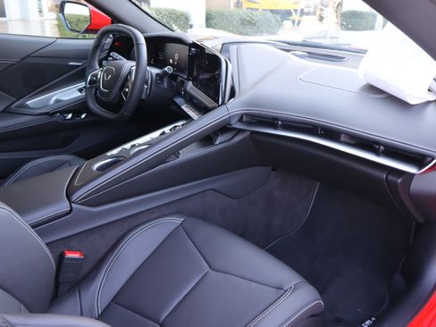 Used 2026 Chevrolet Corvette Stingray Coupe w/ 1LT RWD image 32