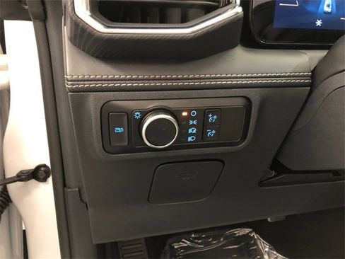 Used 2024 Ford Mustang Premium image 17