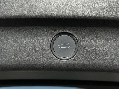 Used 2021 Tesla Model Y Performance image 31