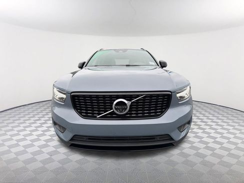 Used 2022 Volvo XC40 T5 R-Design w/ Advanced Package image 2