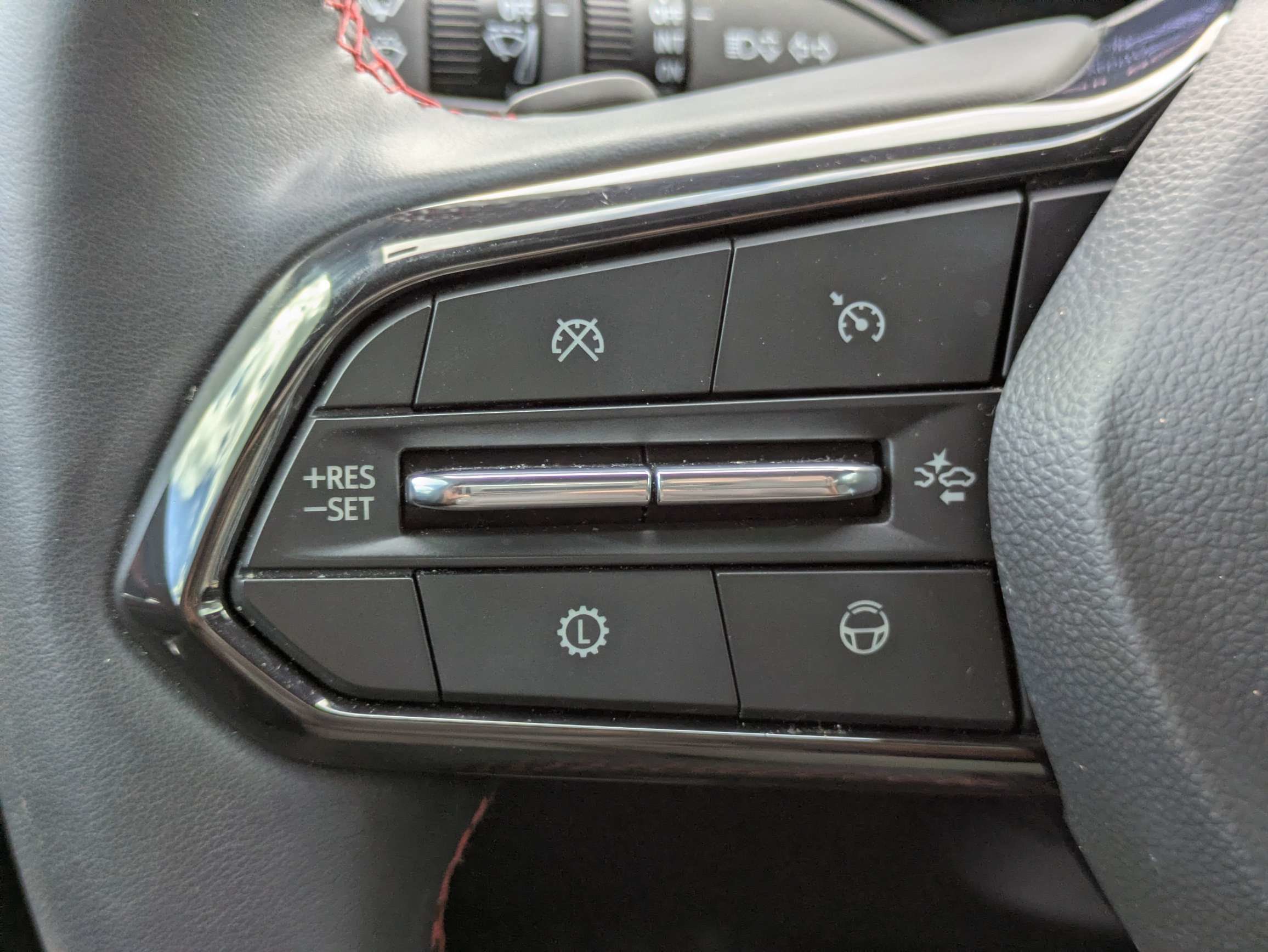 Used 2024 Chevrolet Traverse RS FWD image 18