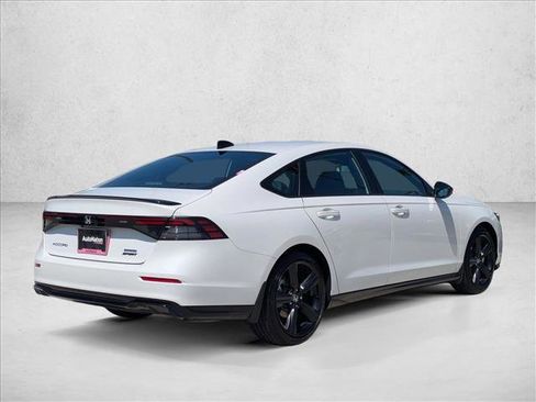 Used 2025 Honda Accord Sport image 5