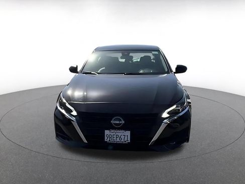 Used 2025 Nissan Altima 2.5 SV FWD image 4