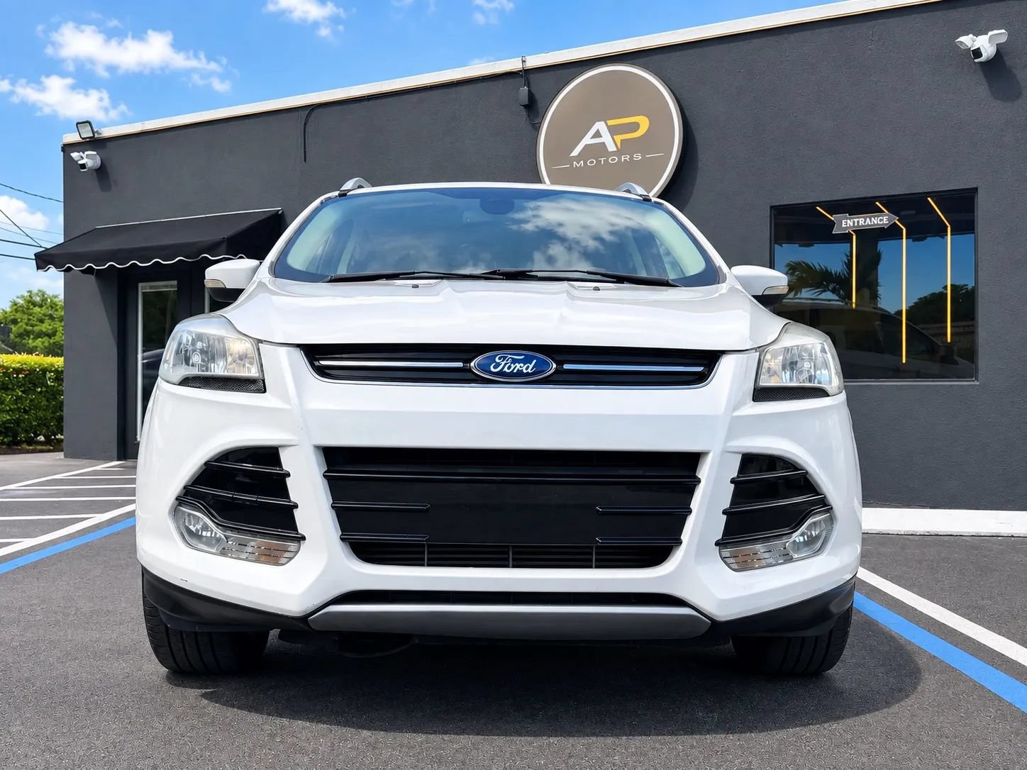 Used 2015 Ford Escape Titanium AWD/4WD image 3