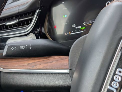 Used 2023 Jeep Grand Cherokee Summit w/ Advanced Protech Group IV image 29