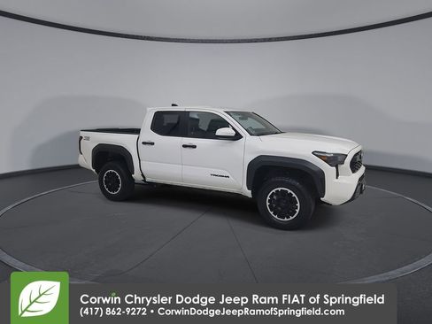 Used 2024 Toyota Tacoma TRD Off-Road image 2