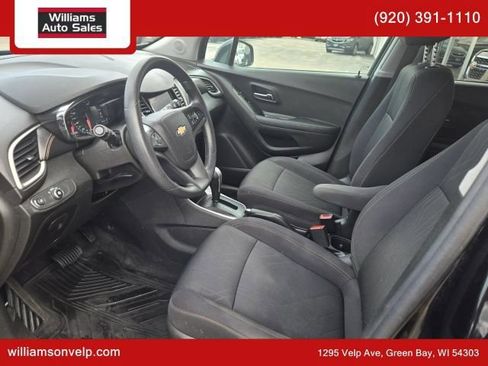 Used 2020 Chevrolet Trax LT w/ LPO, Protection Package AWD/4WD image 10