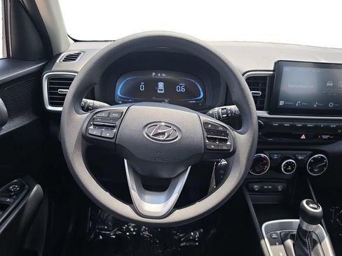 Certified 2025 Hyundai Venue SE FWD image 14