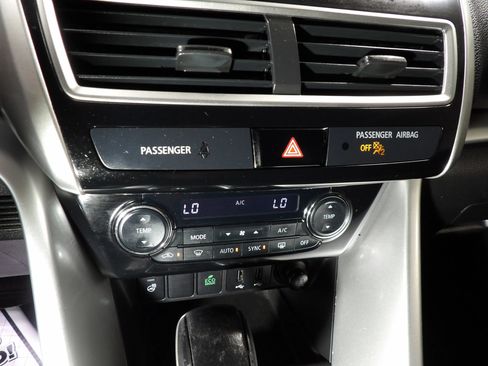 Used 2019 Mitsubishi Eclipse Cross SE AWD/4WD image 12