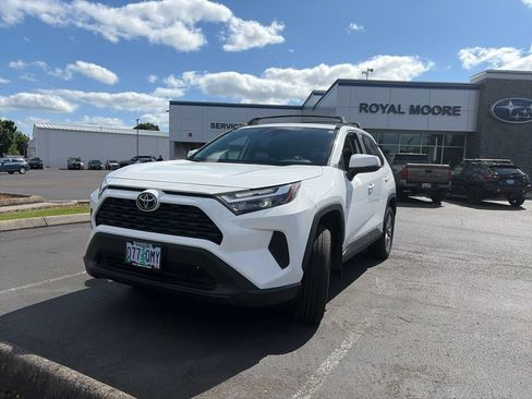 Used 2025 Toyota RAV4 XLE w/ Convenience Package AWD/4WD image 2