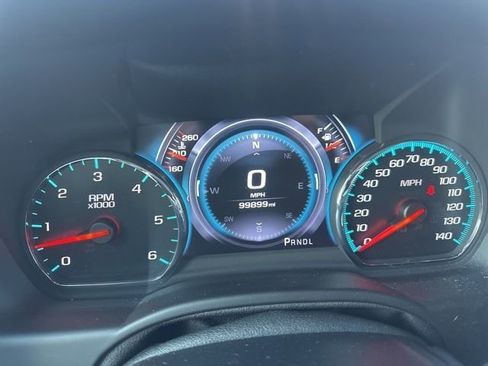 Used 2017 Chevrolet Suburban Premier image 39