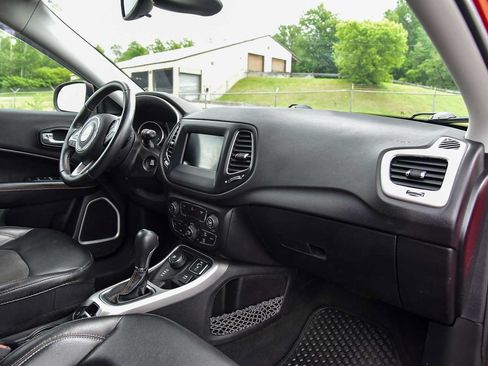 Certified 2020 Jeep Compass Latitude w/ Cold Weather Group AWD/4WD image 10